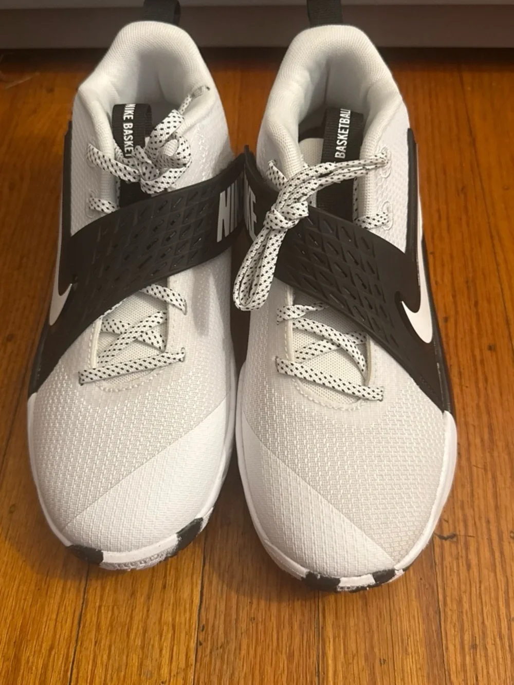 BRAND NEW - Nike Team Hustle D12 Basketball Shoes